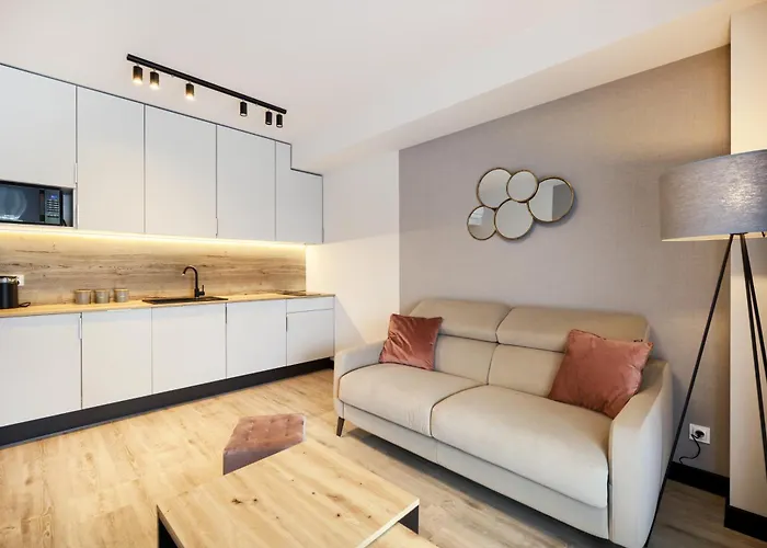 Апартаменты Aboutartapartments - Otynska 4 *