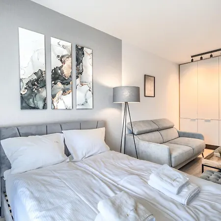 Aboutartapartments - Otynska 4 *